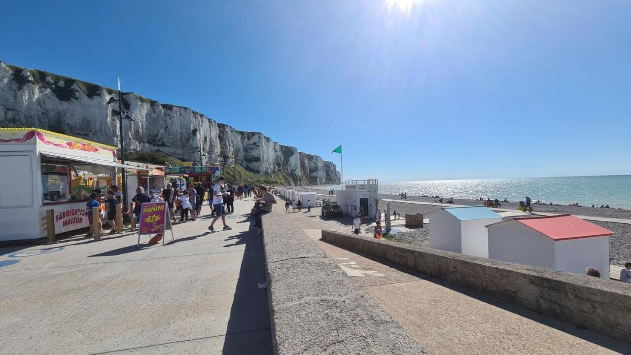 Idealement Situe "Le Studio" Les Locations Isahora Sont Aussi A 2 Pas Du Chateau D'Eu, Des Falaises Du Treport, De Mers Les Bains Et Aux Portes De La Baie De Somme Eu (Seine-Maritime) Exterior foto