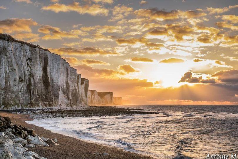 Idealement Situe "Le Studio" Les Locations Isahora Sont Aussi A 2 Pas Du Chateau D'Eu, Des Falaises Du Treport, De Mers Les Bains Et Aux Portes De La Baie De Somme Eu (Seine-Maritime) Exterior foto